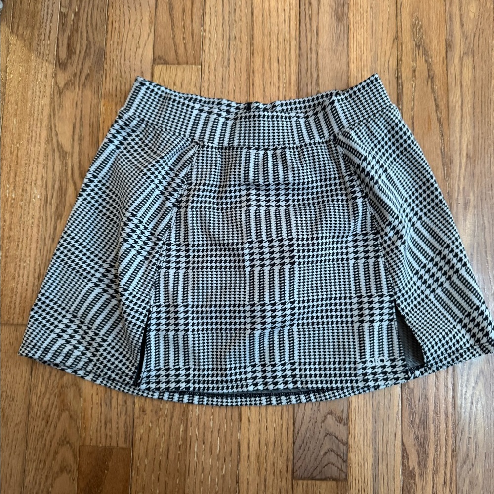 Alo Classic Black and White Plaid tennis Skirt